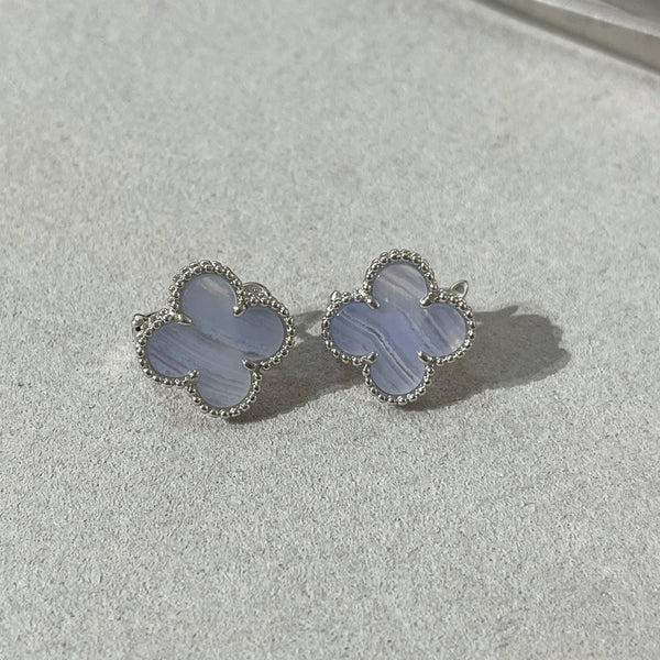 ˇMagic JewelryˇCLOVER CHALCEDONY SILVER STUD EARRINGS