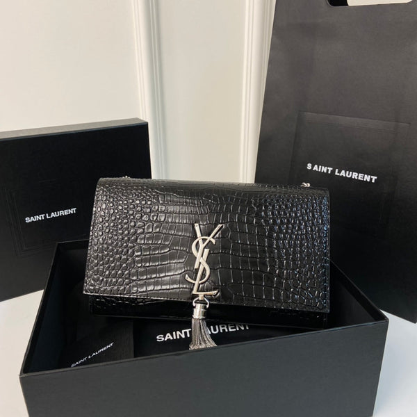 KATE TASSEL 24 CROCODILE PATTERN CALFSKIN BLACK WITH SILVER LOGO